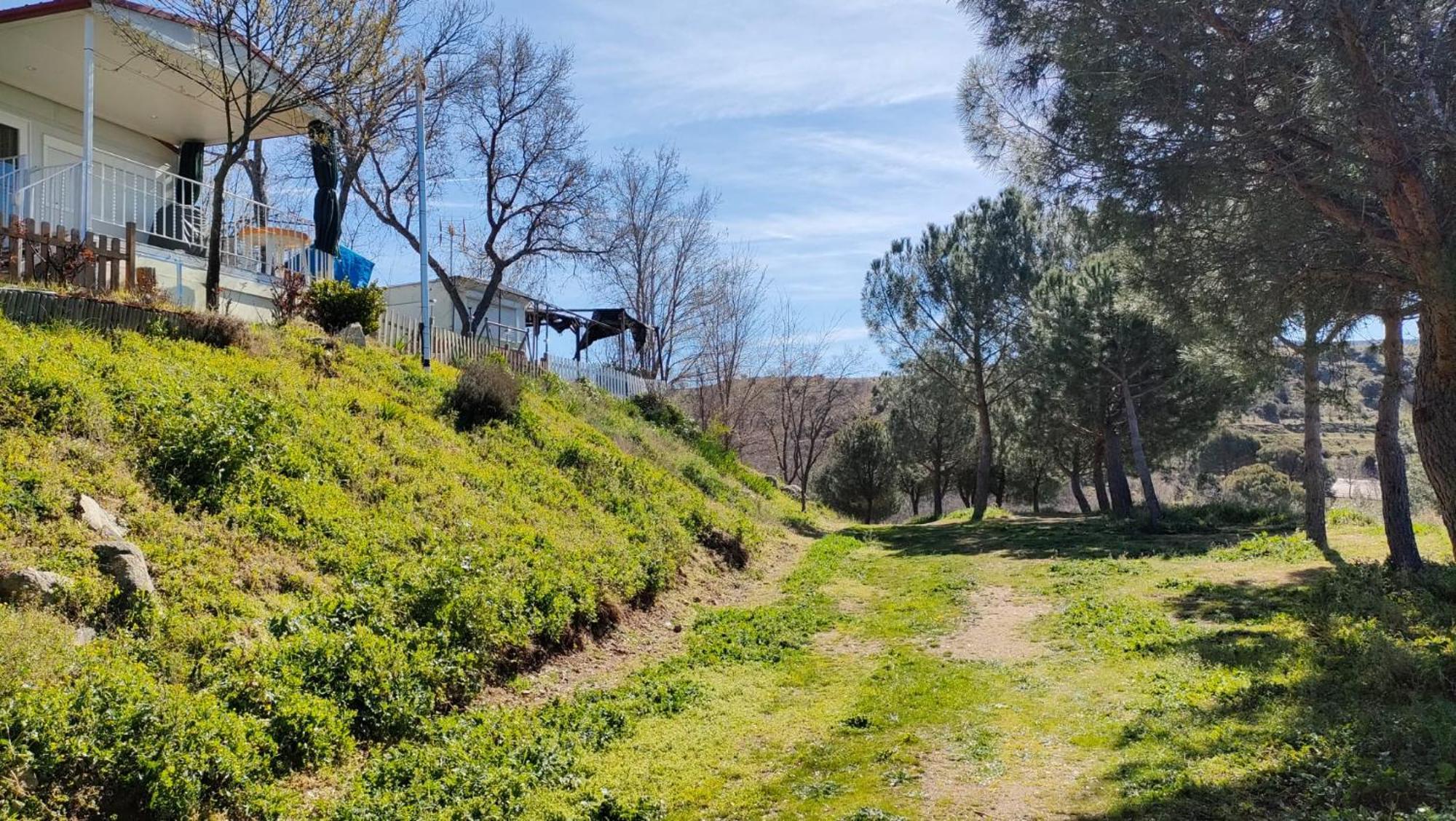 فندق Camping De Cervera De Buitrago المظهر الخارجي الصورة